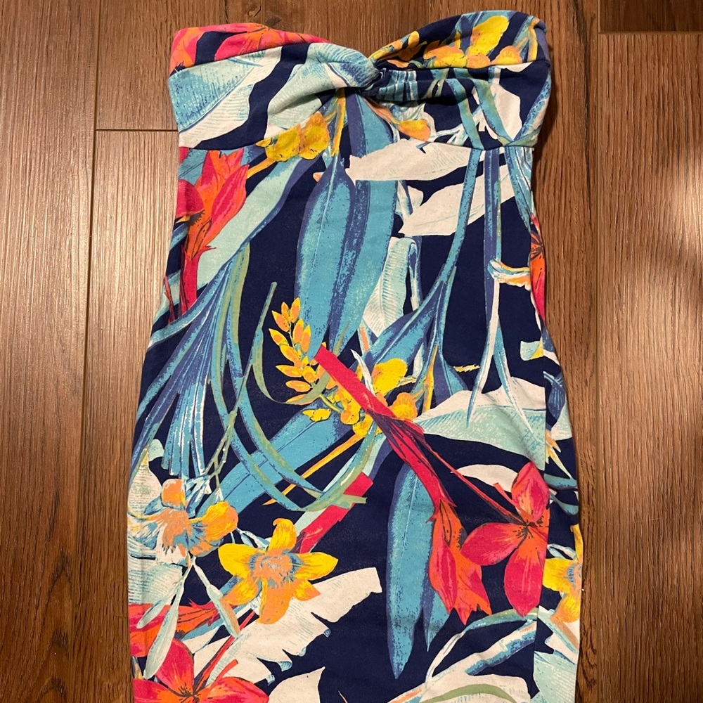 Tropical body on dress